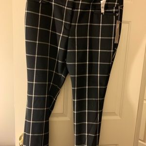 NWT black and white skinny pants